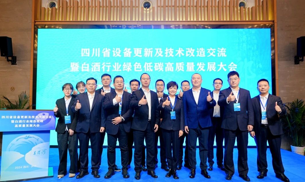 1733899880104352.jpg 12119994.jpg